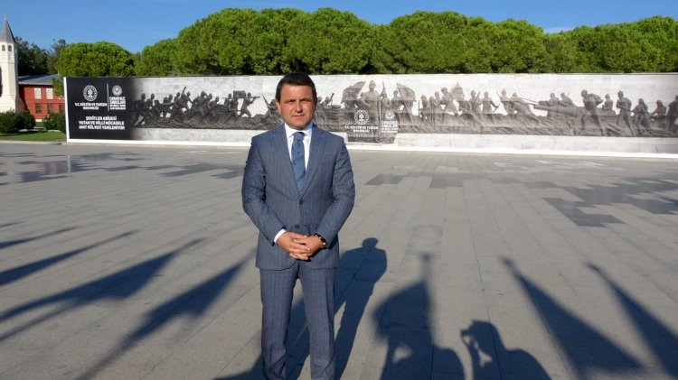 RÖLYEF RESTORE EDİLECEK ASLINA UYGUN OLARAK YENİDEN YAPILACAK 