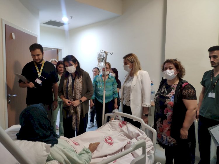 İskenderoğlu’ndan hastalara moral ziyareti