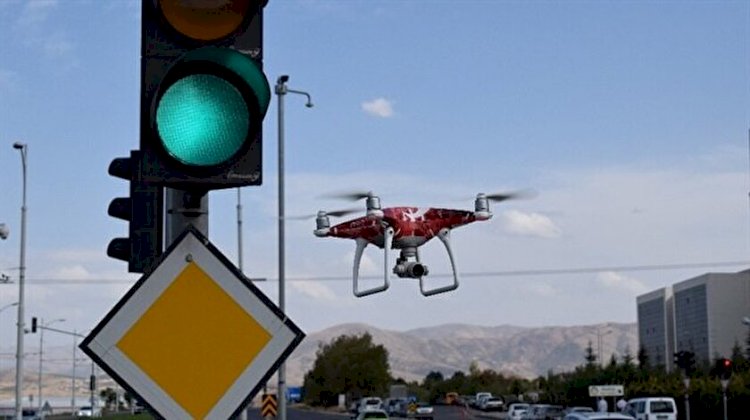 Drone destekli kırmızı ışık ihlali denetimi