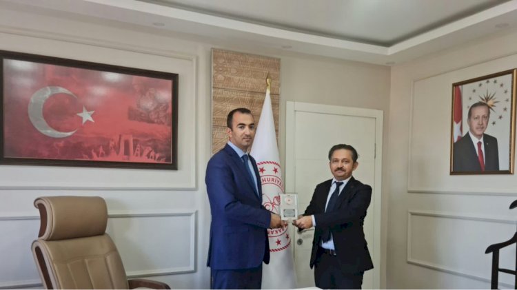 Çelen’den Yılmaz’a teşekkür plaketi (13.10.2022)