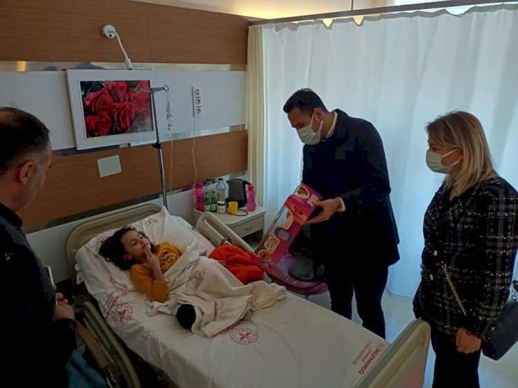 AK Parti’den minik hastalara hediye (03.11.2022)