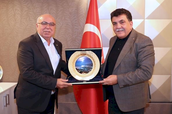 Deniz’den Karamehmetoğlu’na tebrik 