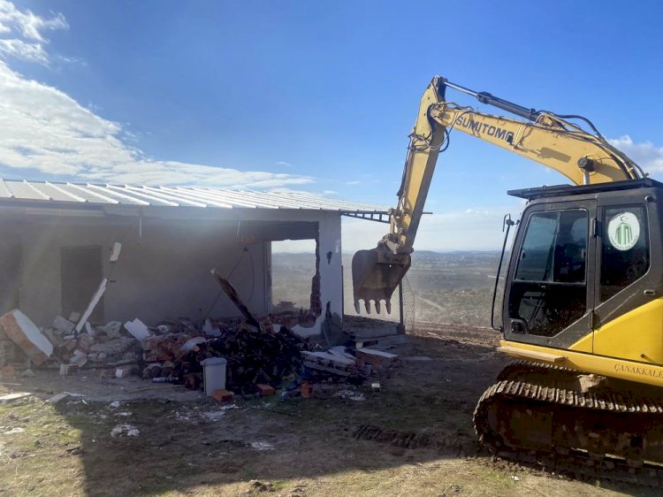 Aladağ köyünde kaçak bina yıkımı (08.12.2022)