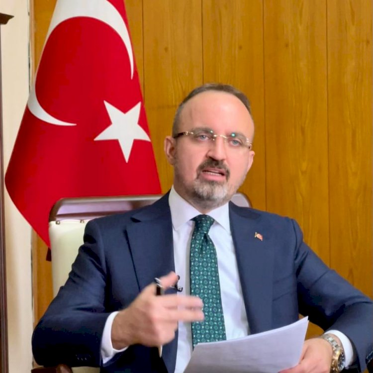 Turan; “Bir tiyatro izliyoruz”