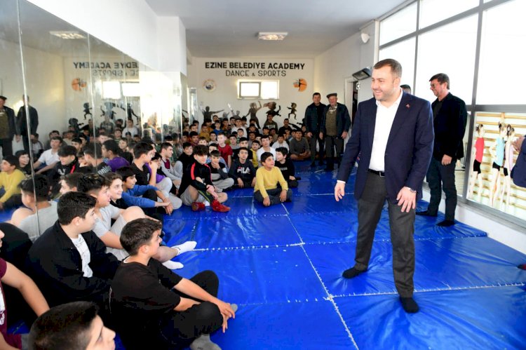 Yüksel, sporculara moral dopingi