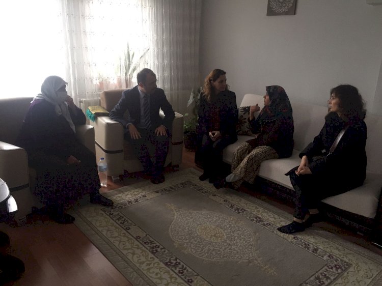 DEPREMZEDE AİLELER İLE GÖRÜŞTÜ