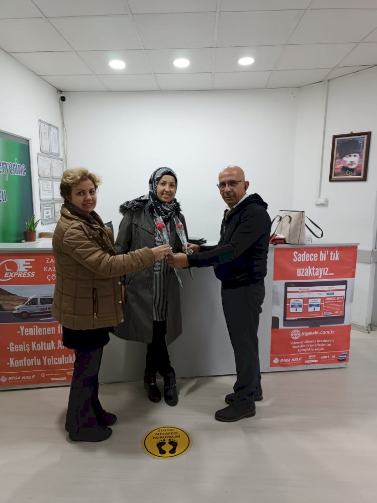 BİGA KALE’DEN KADINLARA KARANFİL