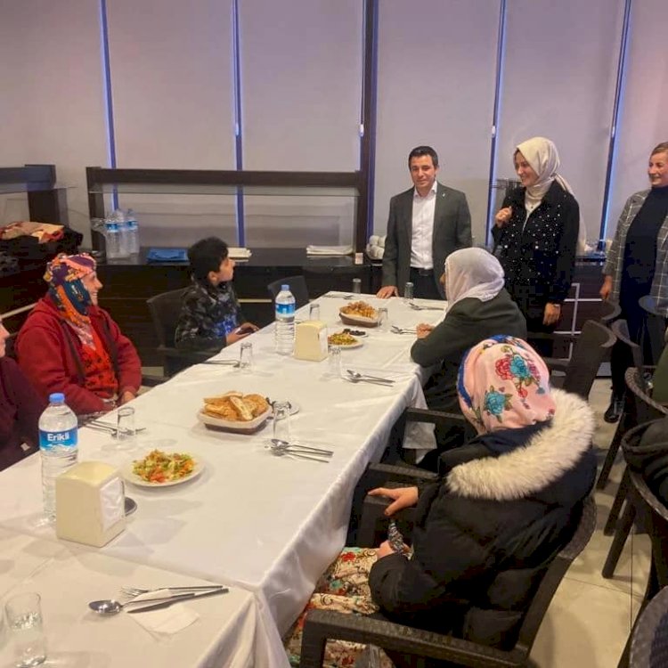 Ayvacık’ta Aileler İftarda Bir Araya Geldi