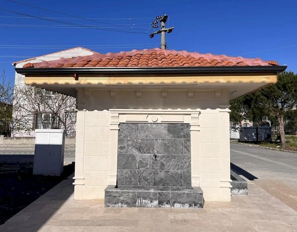 Ezine’de Su Arıtma Çeşmesi hizmette