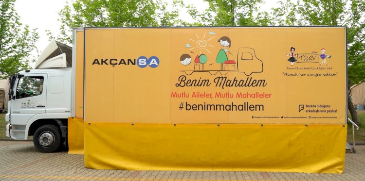 “Deprem Bölgesinde Çocuklara Eğitim Desteği Veriyor”