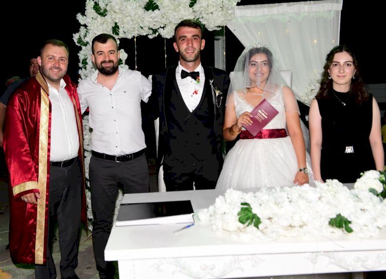 Yüksel hemşehrilerin mutluluklarına ortak oluyor