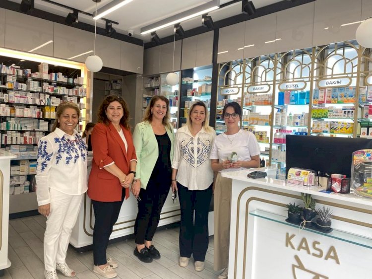 Ak Partili Kadınlar Eczacılar Gününü unutmadı