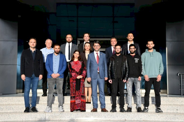 Erenoğlu; “Filistinli 19 öğrencimiz var. Bir kısmı Filistin’de”