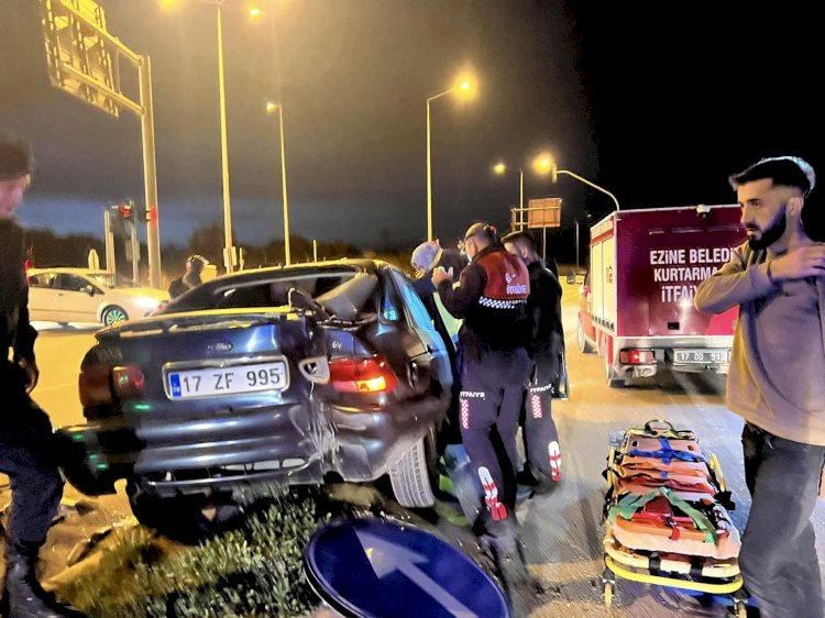 Araçta sıkışan sürücüyü itfaiye ekipleri kurtardı