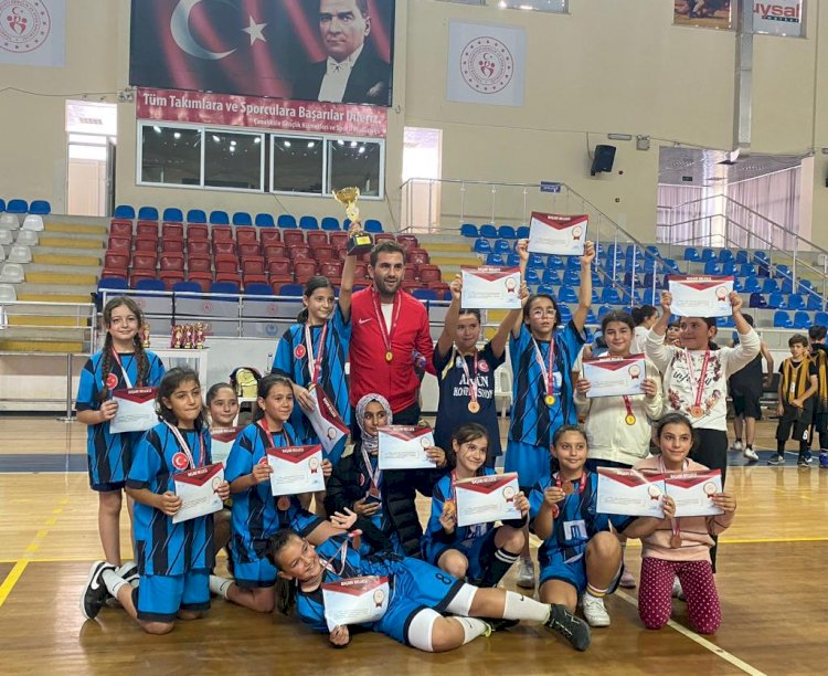 Gazi Ortaokulu başarıya doymuyor