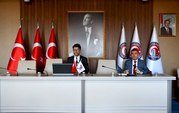 ÇOMÜ akademik performansı yükseltecek