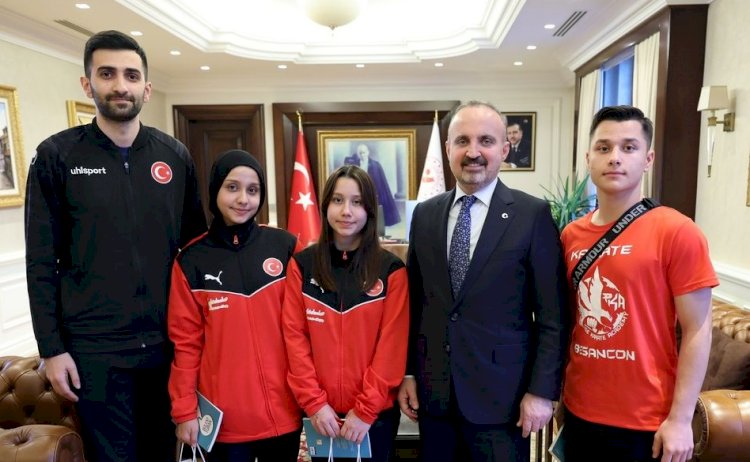 Turan’dan Beyza Akkaya’ya tebrik