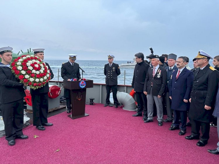 Denize çelenk bırakıldı