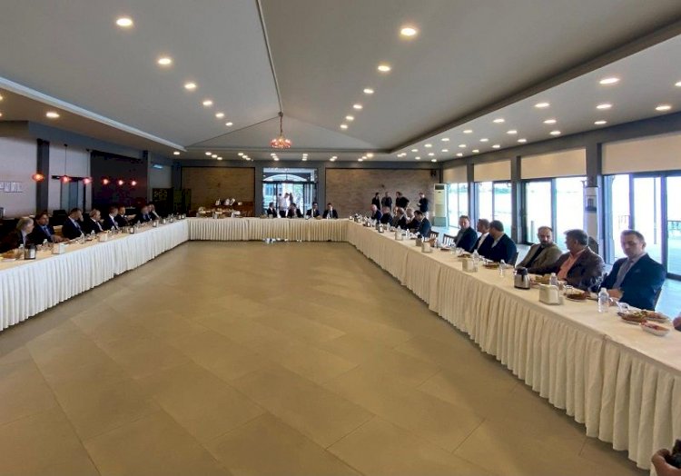 Vali Aktaş turizmcilerle bir araya geldi