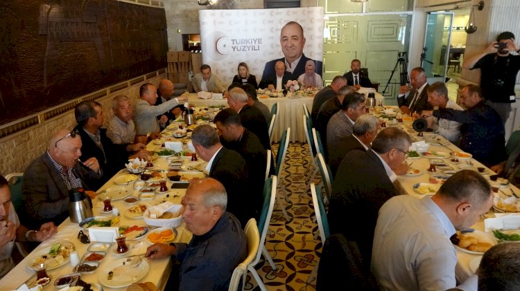 Ayhan Gider muhtarlarla buluştu