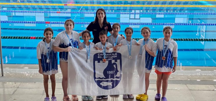 Yüzücüler başarılarıyla dikkat çekti