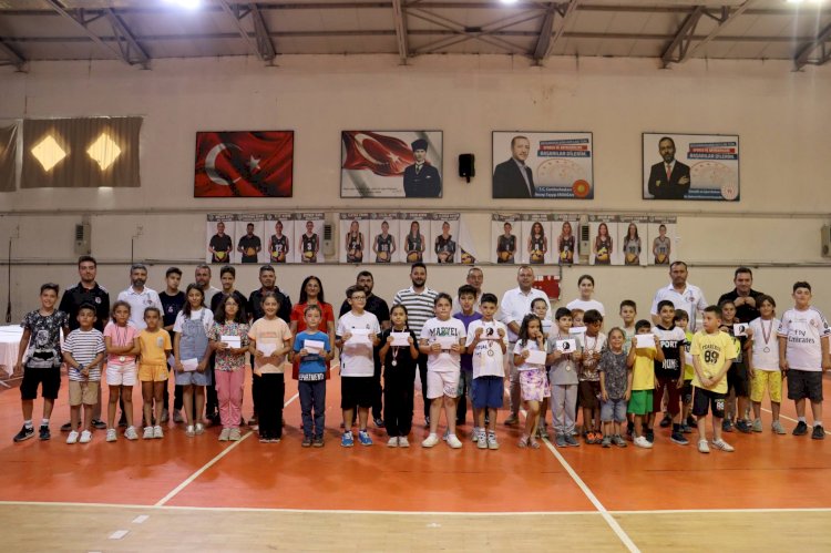 Genç satranççılar ödüllerine kavuştu