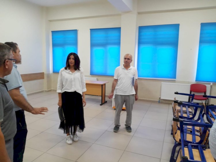 İl Millî Eğitim Müdürü Mine Hayta Ezine’deydi