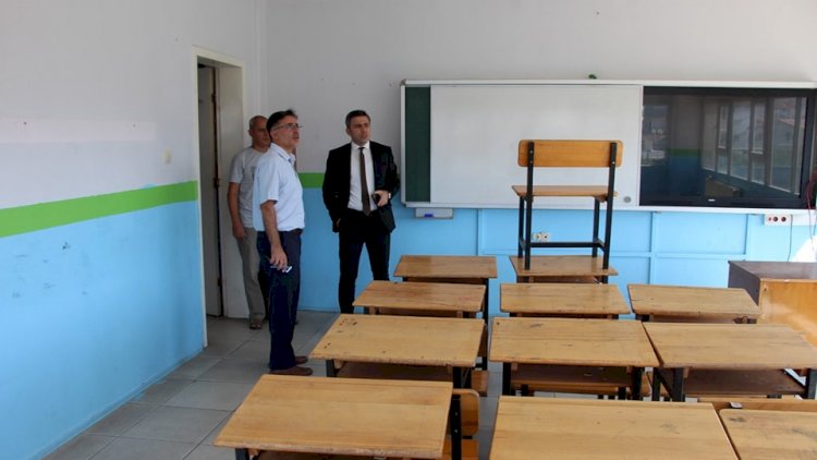 Kaymakam Bütün okulları inceliyor