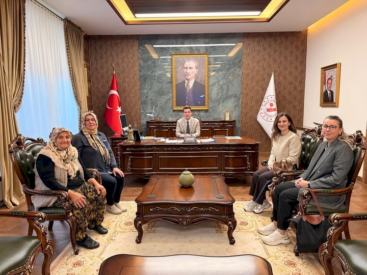 Kadın Kooperatifinden Ezine Kaymakamı’na Ziyaret