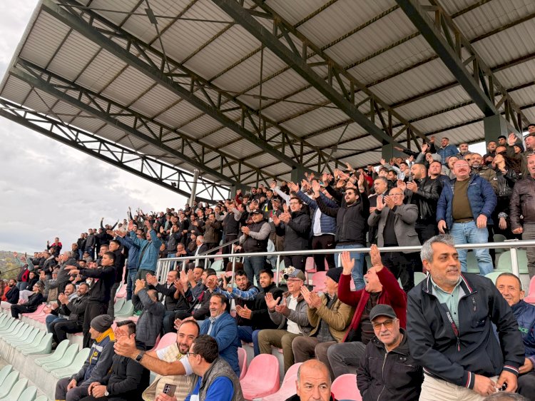 EzineSpor’dan Taraftarını Sevindiren Galibiyet: Ezinespor 3 Kapaklıspor 2