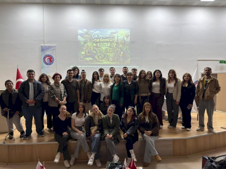 Ezine Gıda İhtisas OSB MYO’da “Çok Gezen mi Bilir, Çok Okuyan mı Bilir?” Münazarası